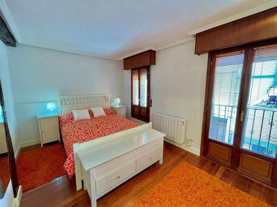 Andra Mari Etxea Apartamento En Parte Antigua Бермео Экстерьер фото